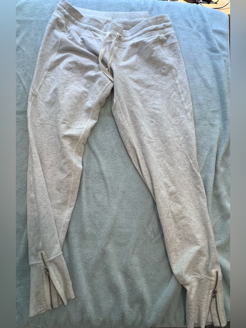 lululemon athletica Women's 12 Gray Jogger Pants Drawstring Zippered Ankle